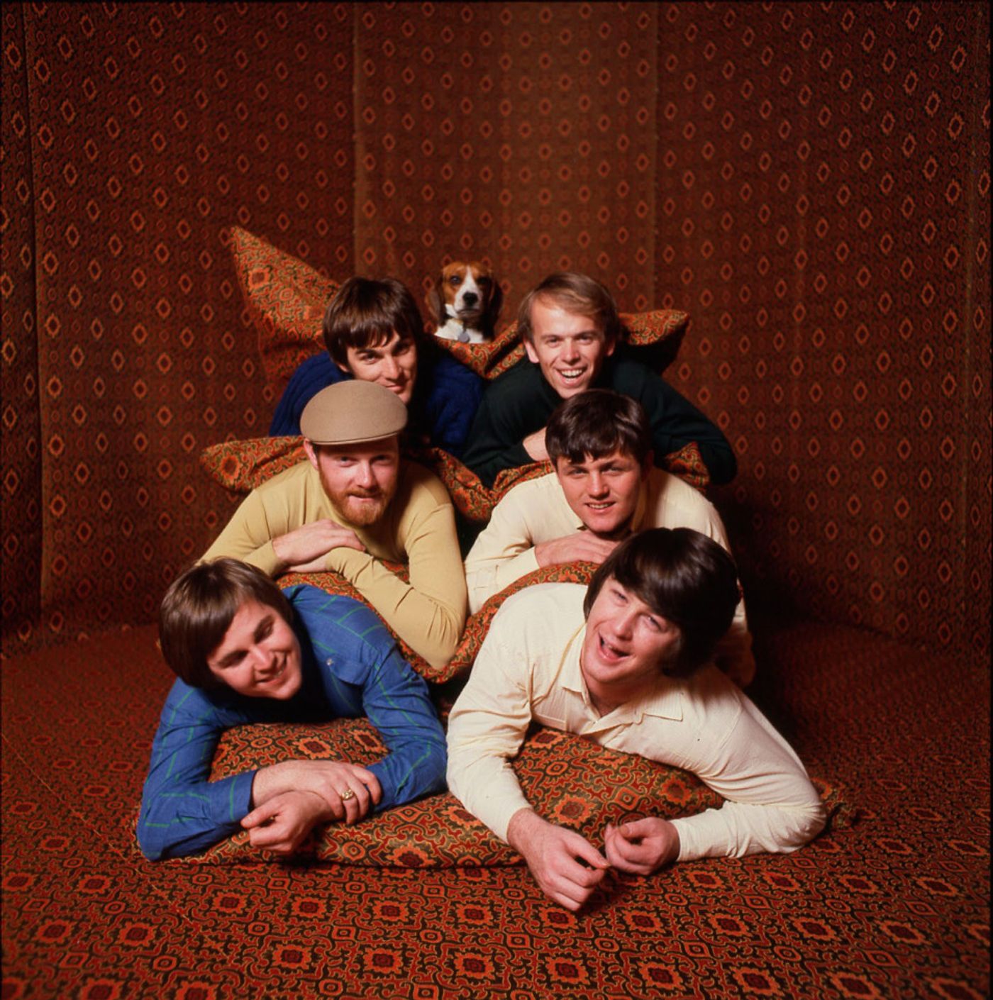 En la tienda-para-fumar-marihuana del salón de la casa de Brian Wilson (con Banana: ladridos en “Pet Sounds”). Foto: Guy Webster
